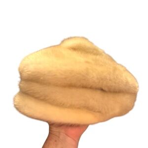 Elegant Vintage Cream White FOX Eatons Glamorous Fur Hat